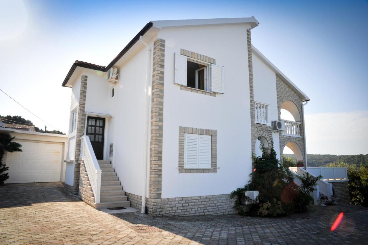 Apartments With A Parking Space Kampor, Rab - 14998 Exterior photo