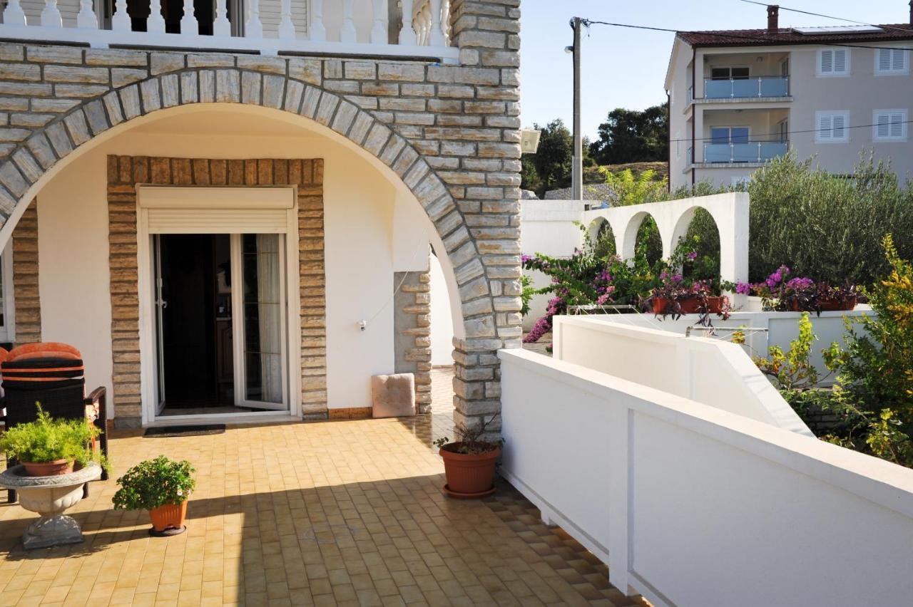 Apartments With A Parking Space Kampor, Rab - 14998 Exterior photo